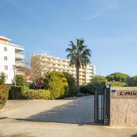 L'Azur Apartment Le Lavandou Bagian luar foto