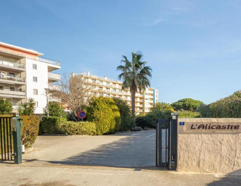 L'Azur Apartment Le Lavandou Bagian luar foto